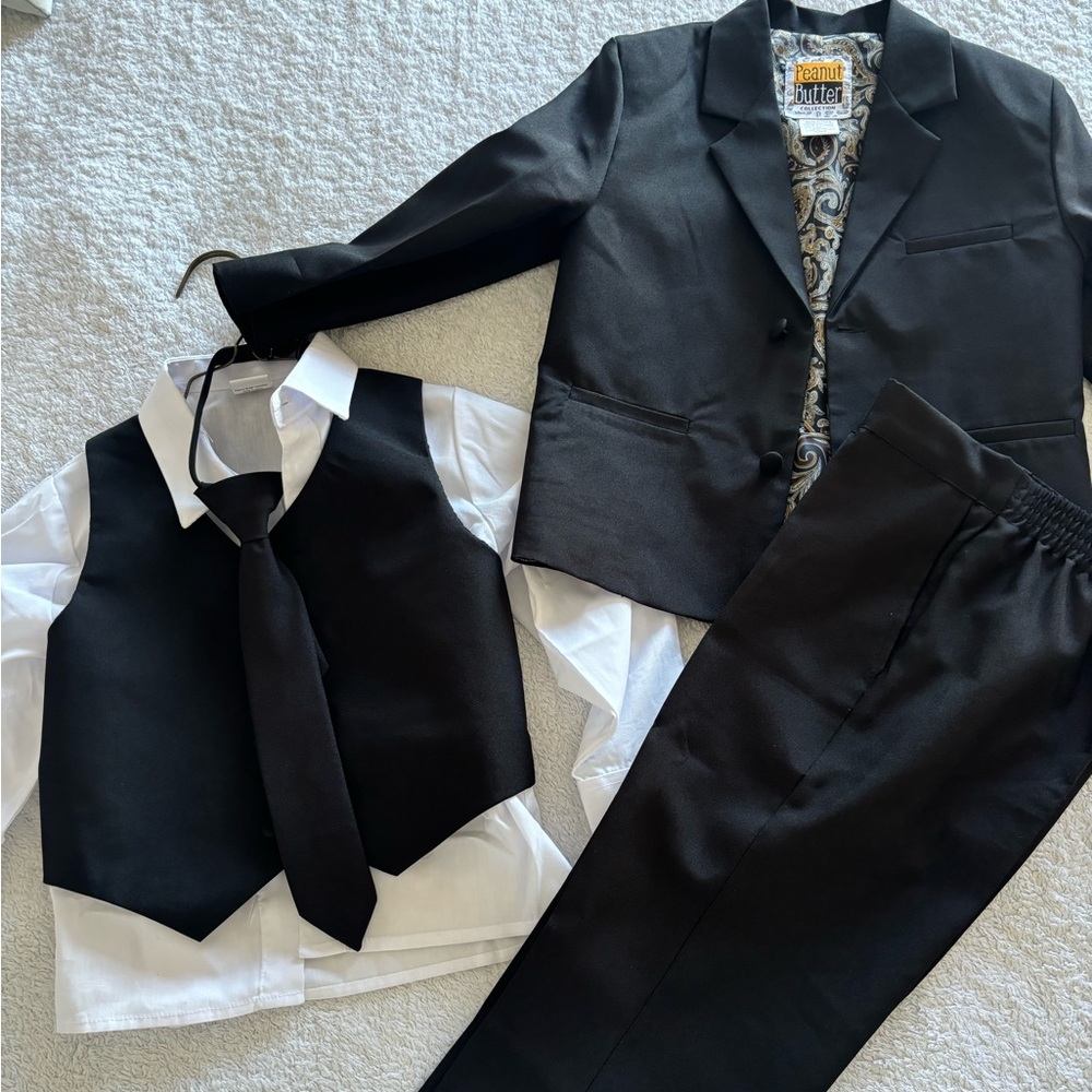 Toddler Tuxedo Size 4